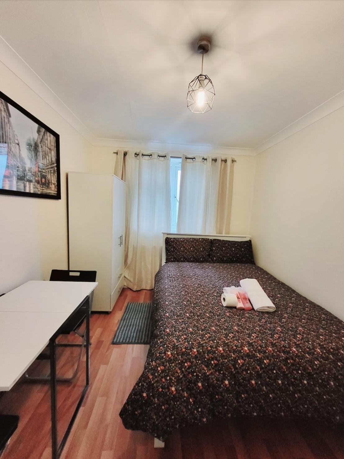 Huge And Affordable 3 Bedroom Flat In Hammersmith For 7 People With Welcome Breakfast London Bagian luar foto