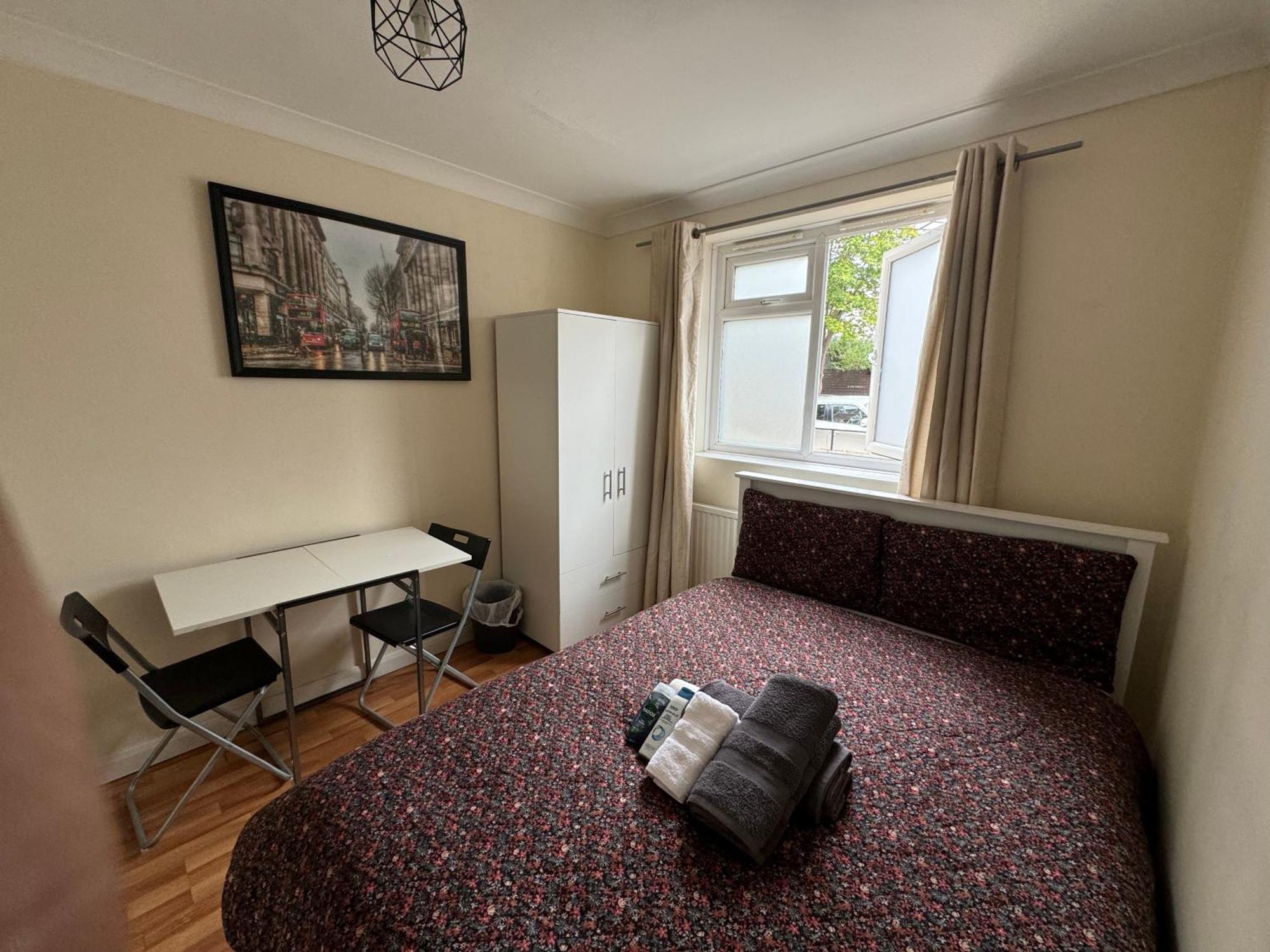 Huge And Affordable 3 Bedroom Flat In Hammersmith For 7 People With Welcome Breakfast London Bagian luar foto