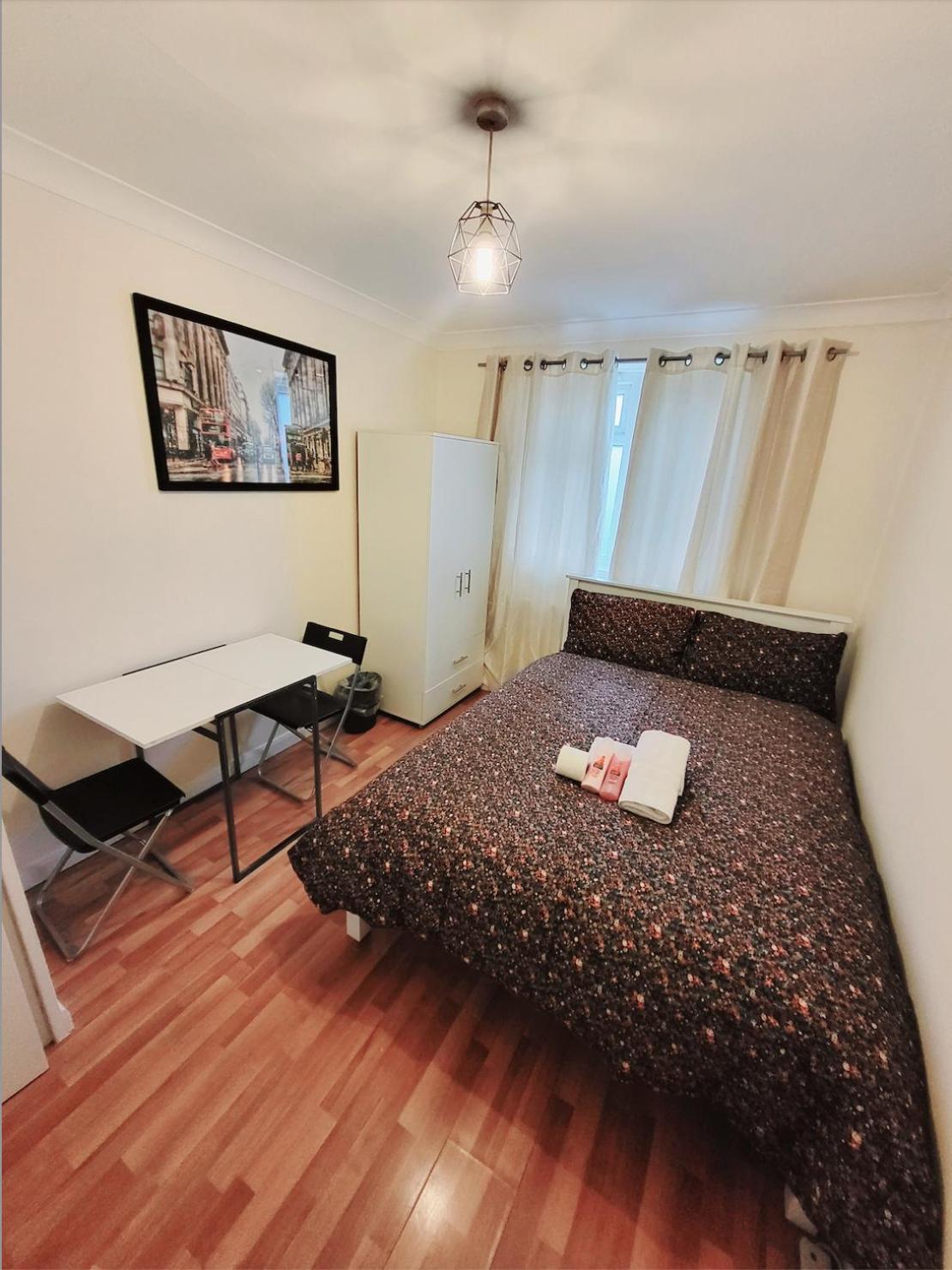 Huge And Affordable 3 Bedroom Flat In Hammersmith For 7 People With Welcome Breakfast London Bagian luar foto