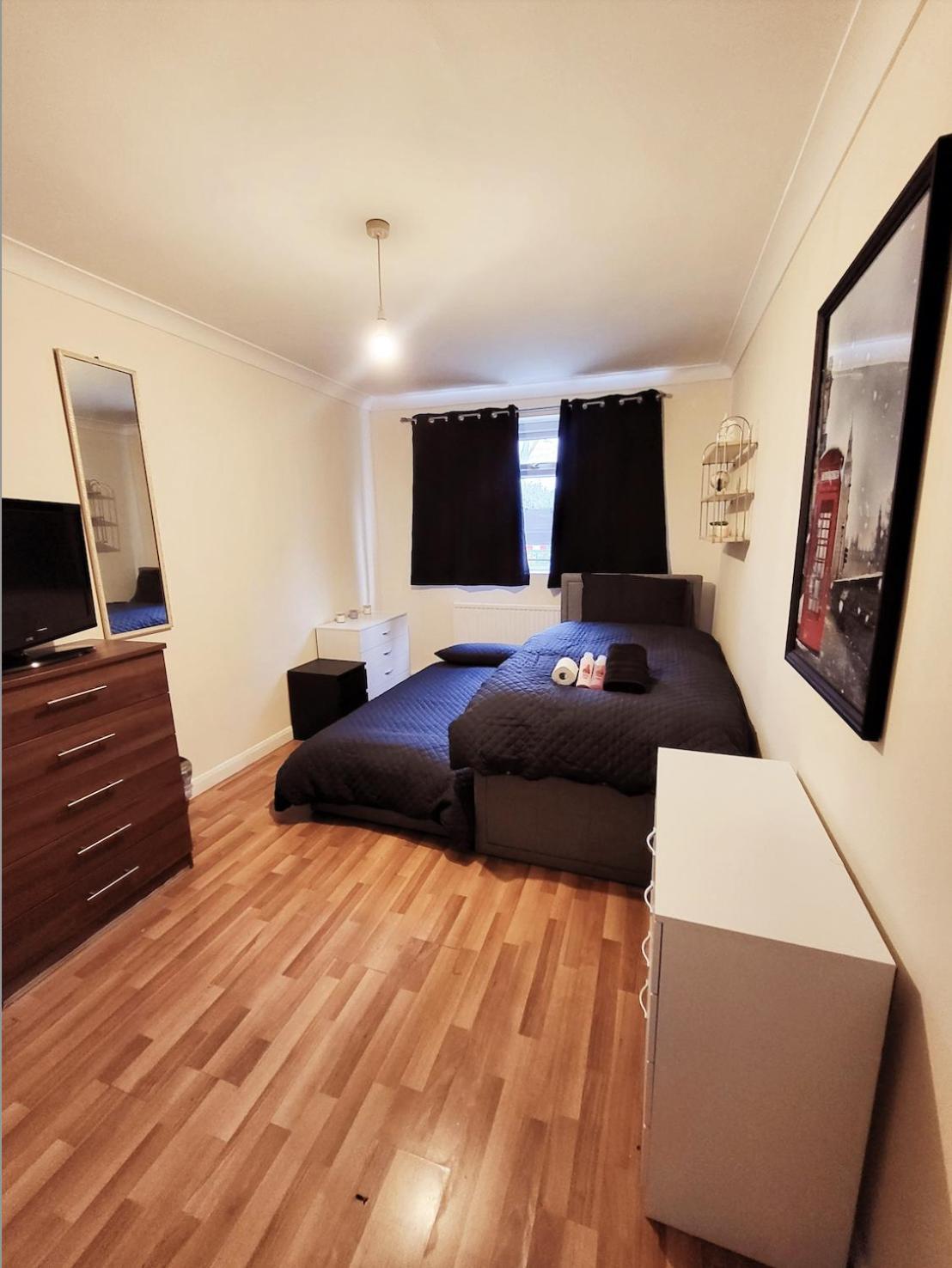 Huge And Affordable 3 Bedroom Flat In Hammersmith For 7 People With Welcome Breakfast London Bagian luar foto