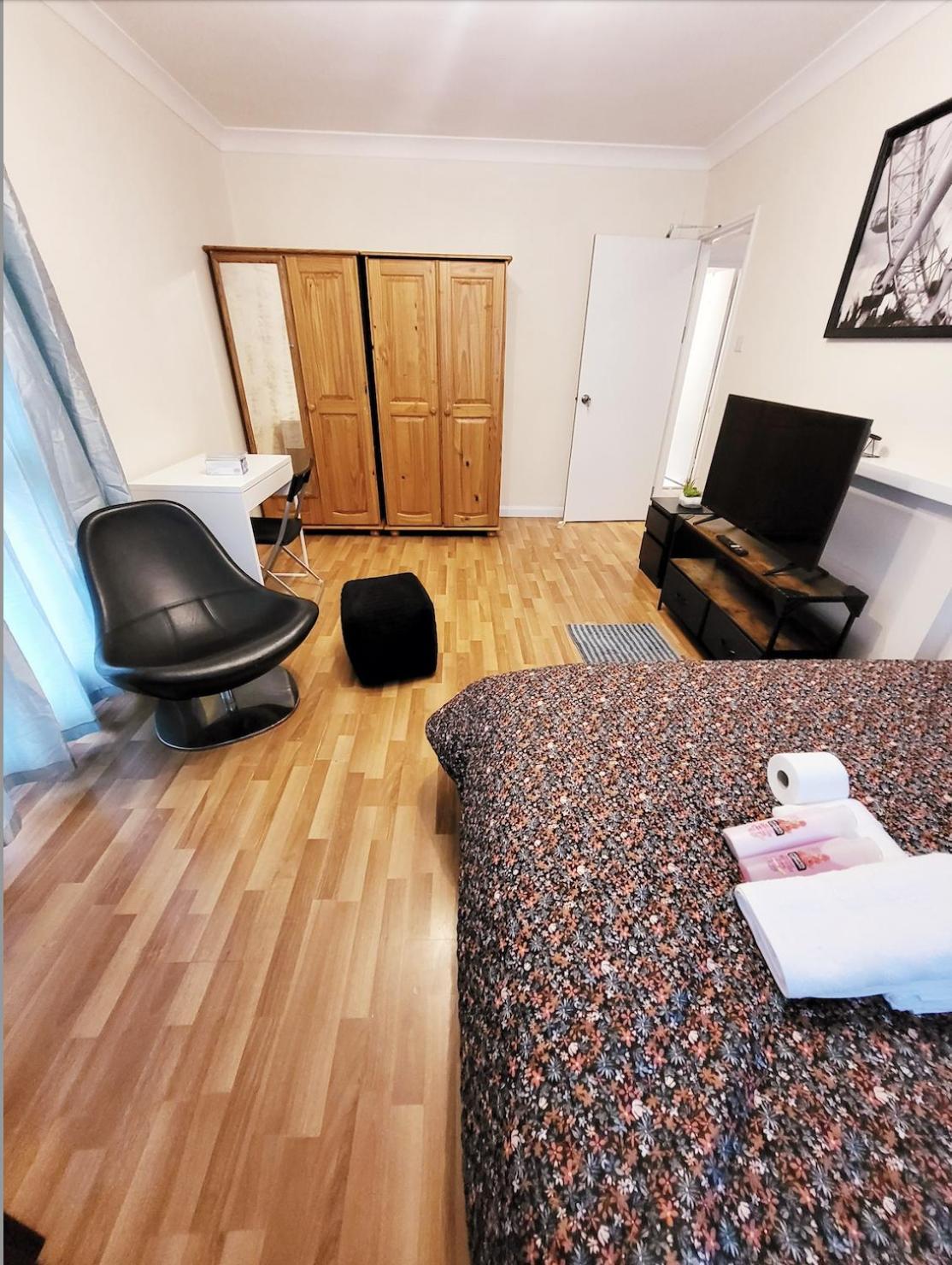 Huge And Affordable 3 Bedroom Flat In Hammersmith For 7 People With Welcome Breakfast London Bagian luar foto