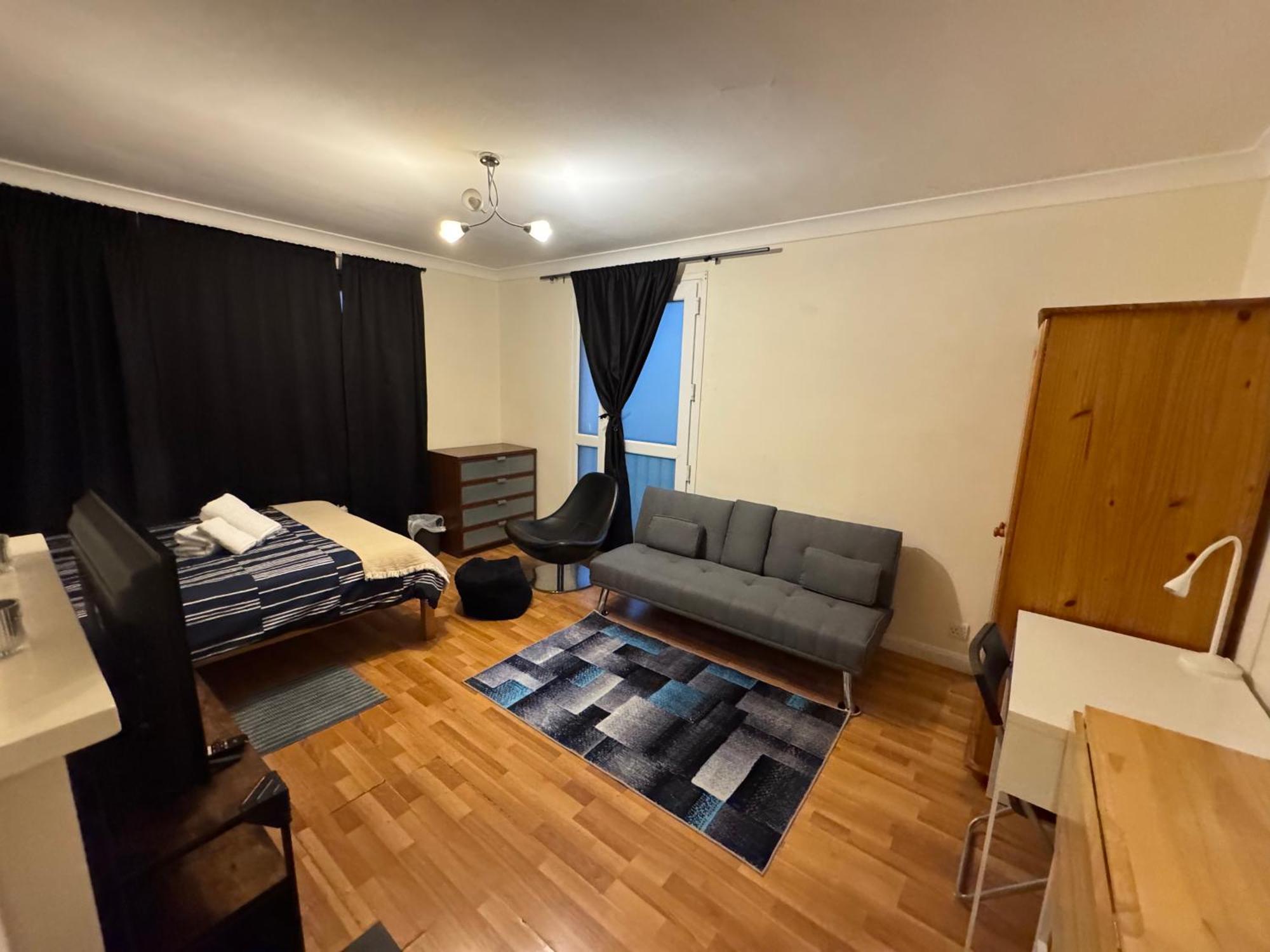 Huge And Affordable 3 Bedroom Flat In Hammersmith For 7 People With Welcome Breakfast London Bagian luar foto