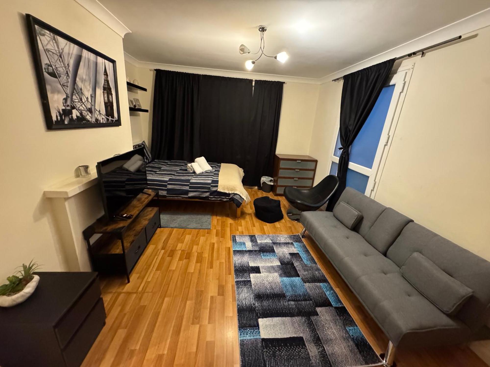 Huge And Affordable 3 Bedroom Flat In Hammersmith For 7 People With Welcome Breakfast London Bagian luar foto